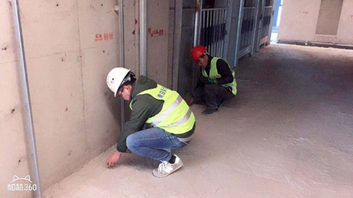 1571993353620243.jpg 親力親為-放線交底.jpg